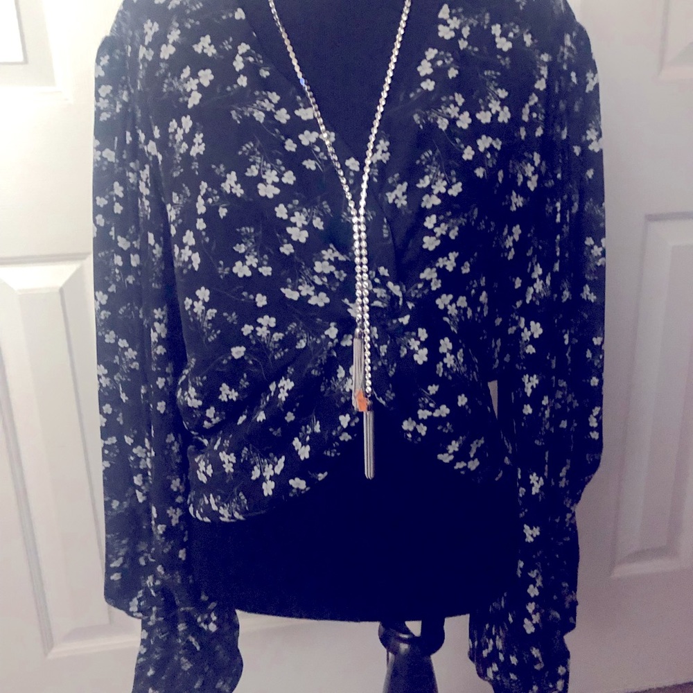 BNWT Sugar Lips cropped black/ white bell sleeves blouse